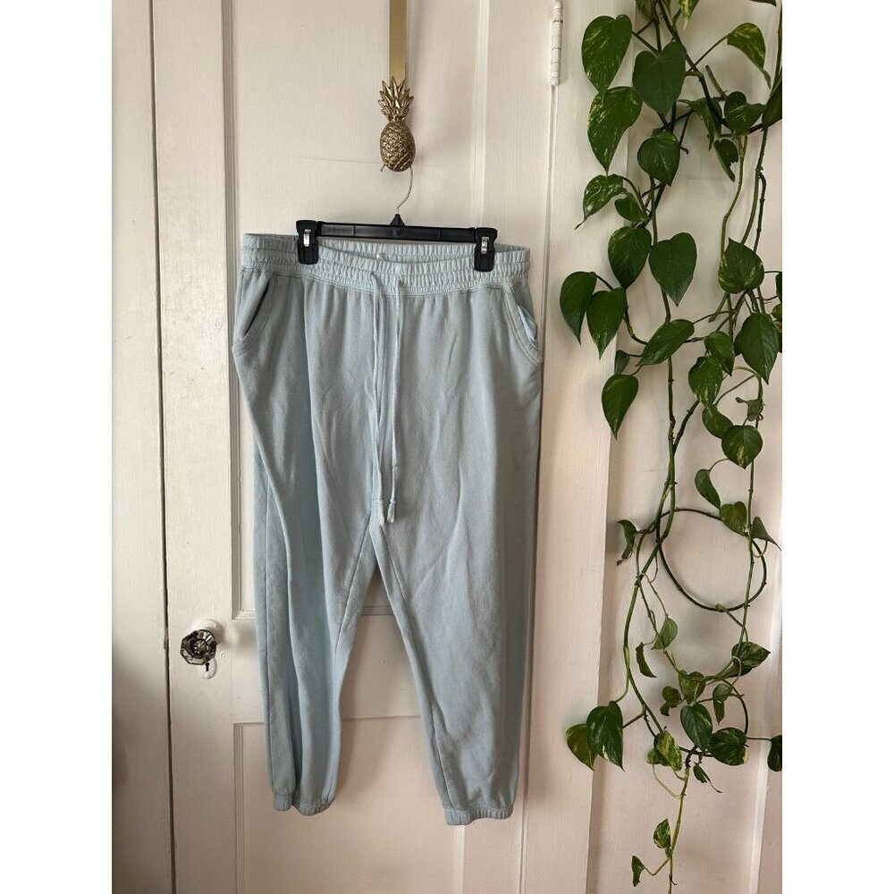 Just be women’s size – large blue pants